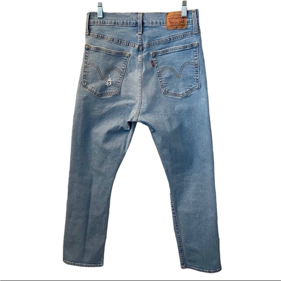 Levi’s Wedgie Straight Distressed Jeans - Picture 3 of 9